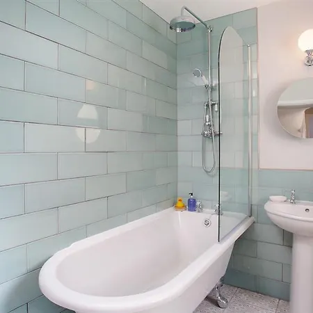 Bellflower Tatil Evi *