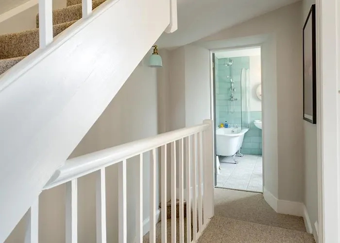 Bellflower Semesterbostad *